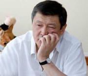 От сумы и тюрьмы не зарекаются. Афанасий МАКСИМОВ готовится к выборам?