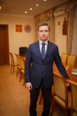 П.МАРИНЫЧЕВ прошел все процедуры согласования на должность. Наступил черед кадровых вопросов в "Алмазах Анабара"