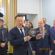 "Сахатранснефтегаз" ААО гендириэктэрэ Иван МАКАРОВ Дьокуускайга уонна куорат таһыгар турар бөһүөлэктэри гаастааһын тоҕо бытааннык барарын быһаарар