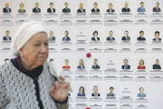 Портрет типичного российского избирателя: доверчивая сельская женщина пенсионного возраста