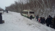Автобус с пассажирами выехал в кювет на Покровском тракте