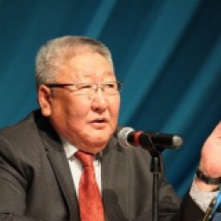 Егор Борисов: "Төрөөбүт тыл уонна сурук-бичик күнүнэн!"